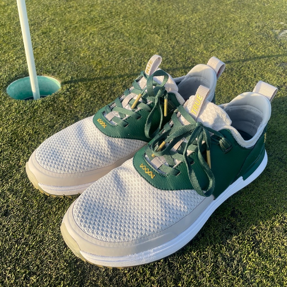 Hello friends.
Lux Hybrid Azalea Edition size 11.